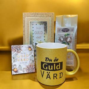 Presentset Du är guld värd (mugg, praliner, te och kort) Present
