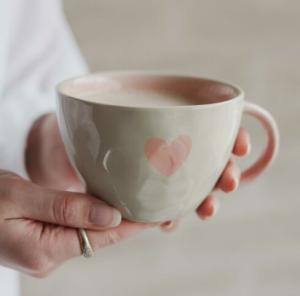 Mugg A Lovely Cup of Love & Happiness - Majas lyktor/ Barncancerfonden Present