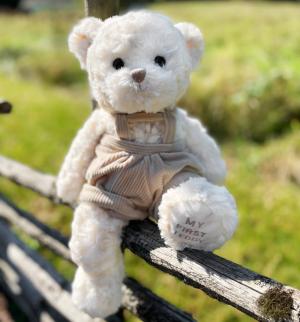 Nalle Adam "My first Teddy" (med hängselbyxor) - Bukowski Design - Nallar & mjukisdjur