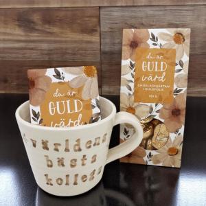 Presentset Kollega (mugg, chokladhjärtan och kort) Present